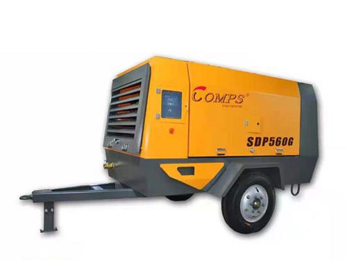 雙級(jí)壓縮柴油移動(dòng)式空壓機(jī)SDP560G.jpg 雙級(jí)壓縮柴油移動(dòng)式空壓機(jī)SDP560G.jpg